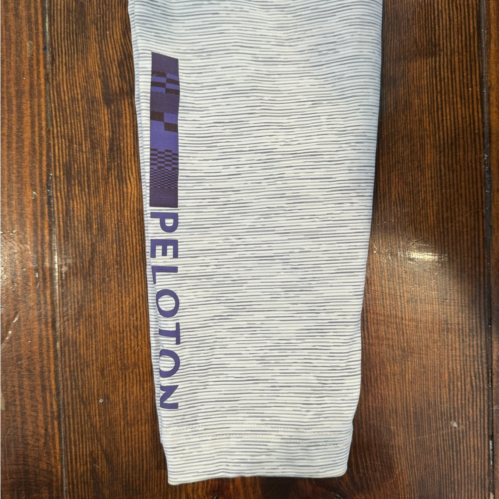 Peloton Lululemon Leggings size 6 NWOT